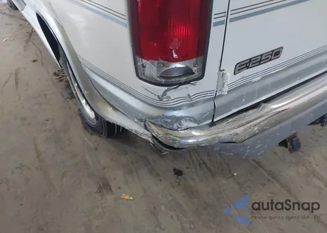 1999 Ford E-250 Commercial/Recreational z USA, uszkodzony, nr VIN 1FDPE24L3XHB06868